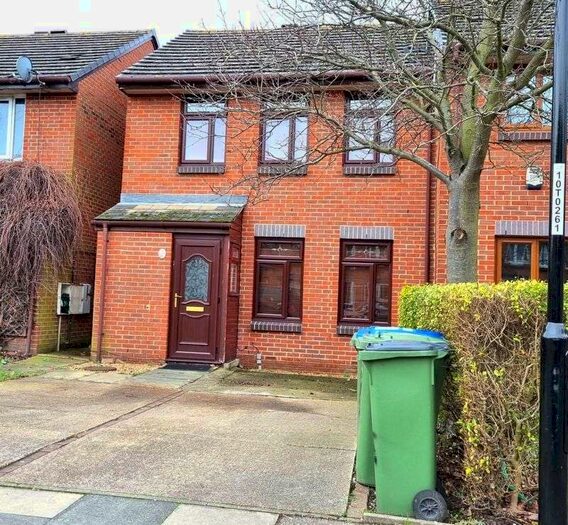 3 Bedroom Property To Rent In Carronade Place, West Thamesmead, London SE28