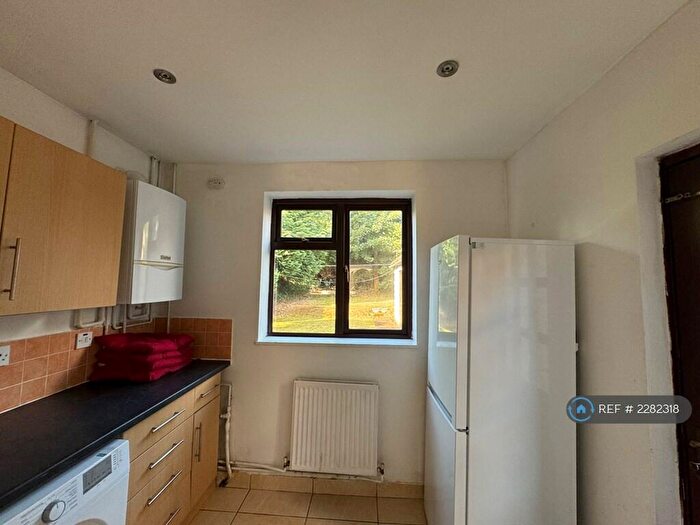 4 Bedroom Semi-Detached House To Rent In Headley Way, Headington, Oxford, OX3