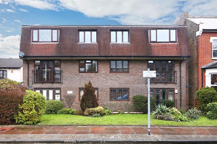 2 Bedroom Flat To Rent In Belton Road, Sidcup, Kent, DA14