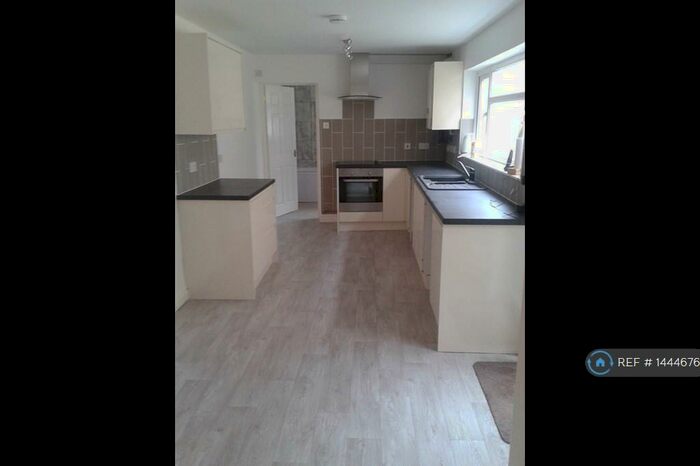 1 Bedroom Flat To Rent In Windsor Street, Rugby, CV21