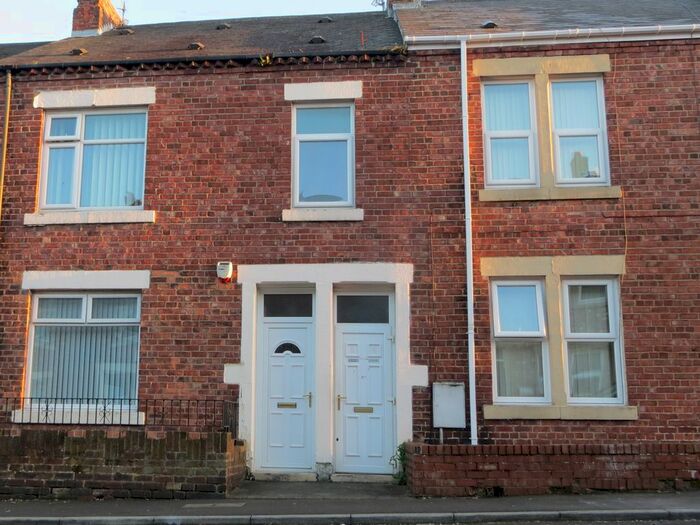 2 Bedroom Flat To Rent In Renforth Street, Gateshead, NE11