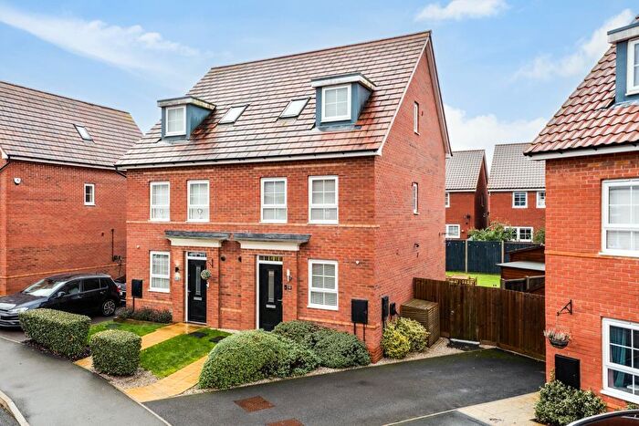 4 Bedroom Semi Detached House For Sale In Woodpecker Way, Thrapston, NN14