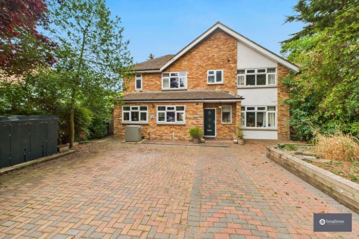 4 Bedroom Detached House For Sale In Buckingham Road, Westbury, NN13