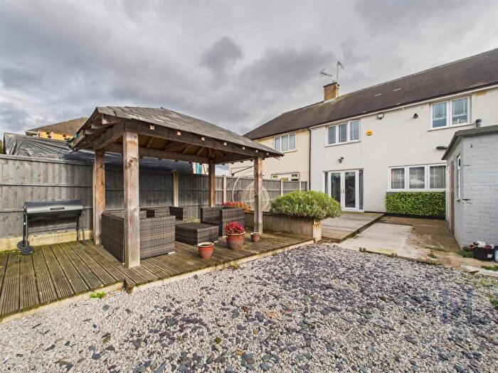 3 Bedroom Terraced House For Sale In Rochester Walk, Clifton, Nottingham, NG11