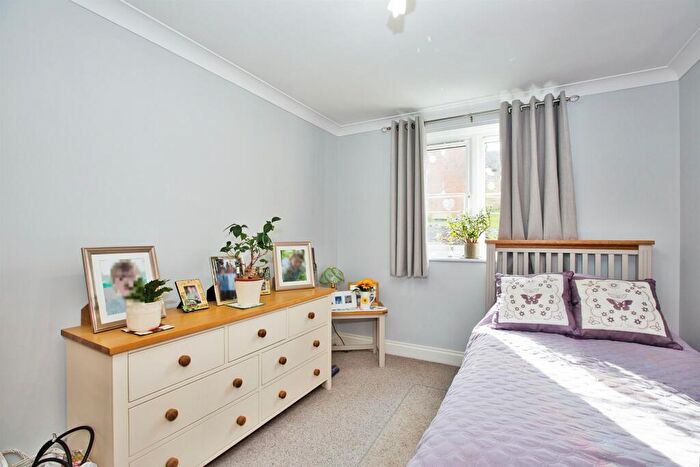 2 Bedroom Apartment For Sale In South Street, Yeovil, BA20