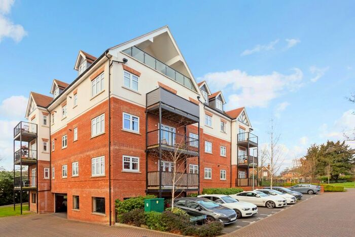 2 Bedroom Flat To Rent In Bhamra Gardens, Maidenhead, SL6