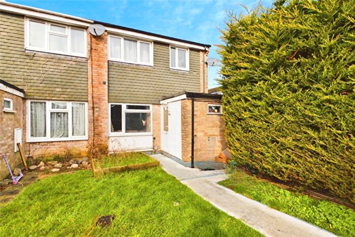 3 Bedroom End Of Terrace House For Sale In Browning Close, Thatcham, Berkshire, RG18