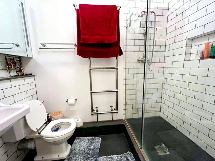 3 Bedroom Flat To Rent In Westminster, SW1P