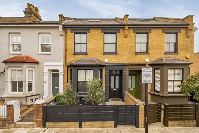 5 Bedroom House To Rent In Letchford Gardens, Kensal Green, NW10