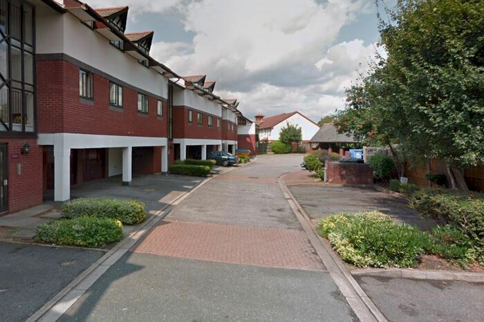 2 Bedroom Flat To Rent In Cosgrove Close, London, N21