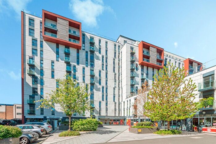 2 Bedroom Flat For Sale In Victoria Avenue, Southend-On-Sea, SS2