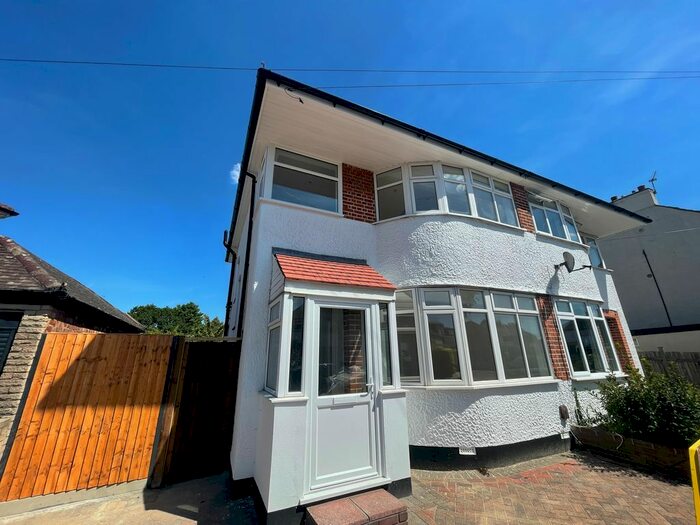 3 Bedroom Semi-Detached House To Rent In Woodlands Road, Bexleyheath, DA7