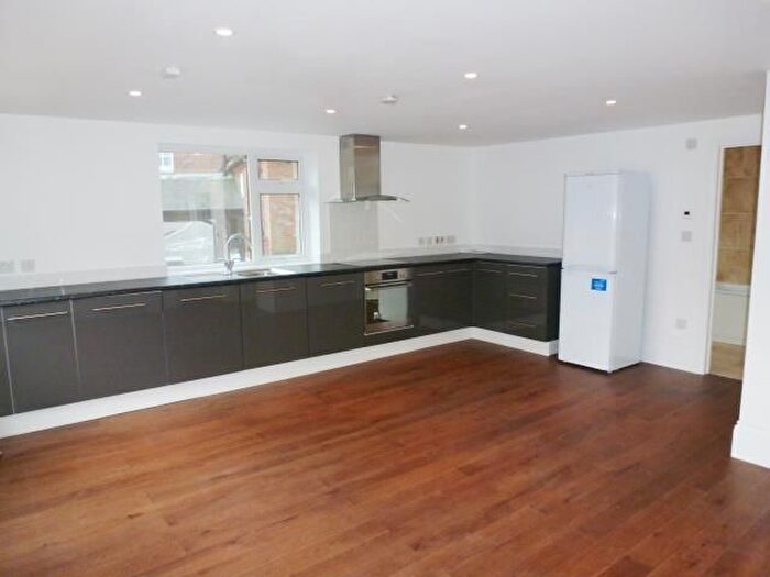 2 Bedroom Flat To Rent In High Street, Welwyn, AL6
