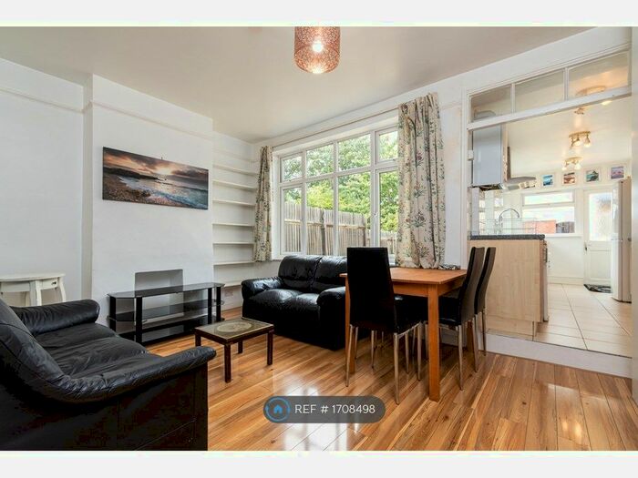 4 Bedroom Terraced House To Rent In High Street Colliers Wood, London, SW19