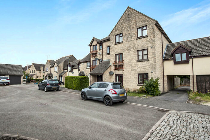 1 Bedroom Flat To Rent In Woodhouse Close, Cirencester, GL7