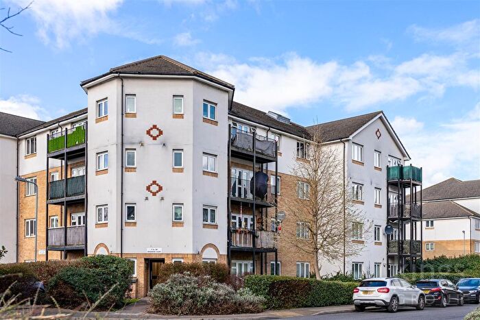 2 Bedroom Flat To Rent In Bradmore Court, Enstone Road, Enfield, EN3
