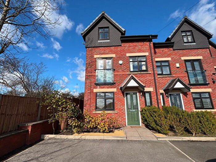 3 Bedroom Town House To Rent In Chaddock Lane, Worsley, M28