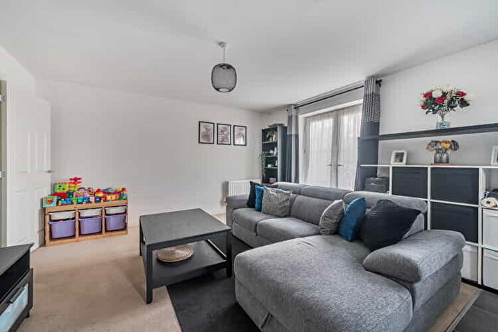 2 Bedroom Flat For Sale In Watson House, Wokingham, Berkshire, RG41