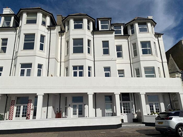 2 Bedroom Flat To Rent In Marine Parade, Worthing, BN11