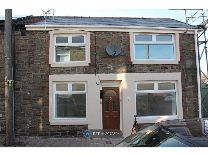 3 Bedroom Semi Detached House To Rent In Kiln St, Aberdare, CF44