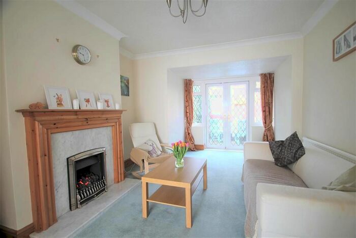 4 Bedroom Semi-Detached House To Rent In Millfield Avenue, York, YO10