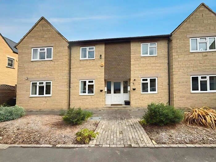 2 Bedroom Flat To Rent In Burford Road, Lechlade, Gloucestershire, GL7
