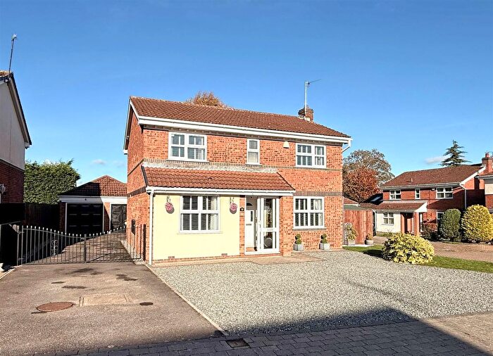 4 Bedroom Detached House For Sale In Oaklands Drive, Willerby, Hull, HU10