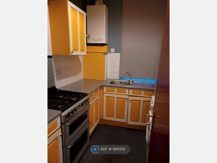 2 Bedroom Flat To Rent In Priory Mews, Great Yarmouth, NR30