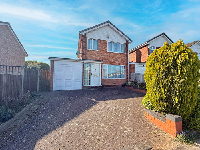 3 Bedroom Link Detached House For Sale In Oakwood Road, Hollywood, B47