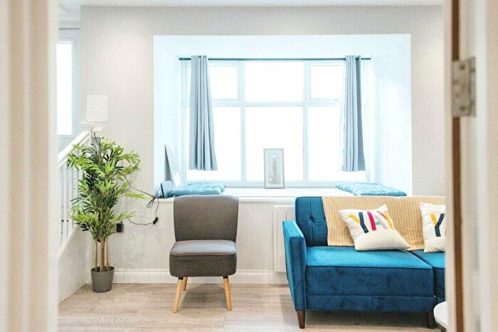 1 Bedroom Apartment For Sale In Foxberry Road, London, SE4