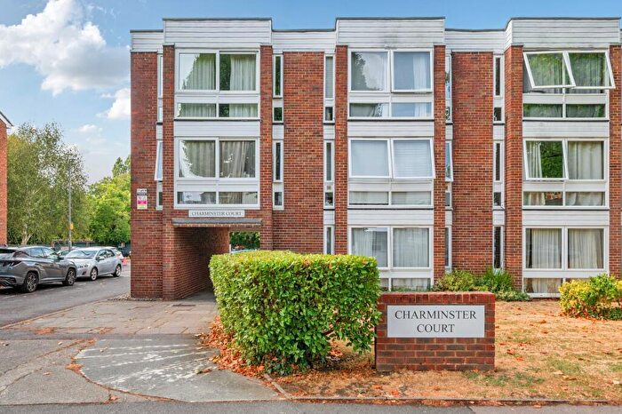 1 Bedroom Flat To Rent In Lovelace Gardens, Surbiton, KT6