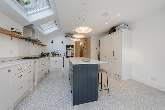 4 Bedroom Property For Sale In Macfarlane Road, Shepherd's Bush, W12