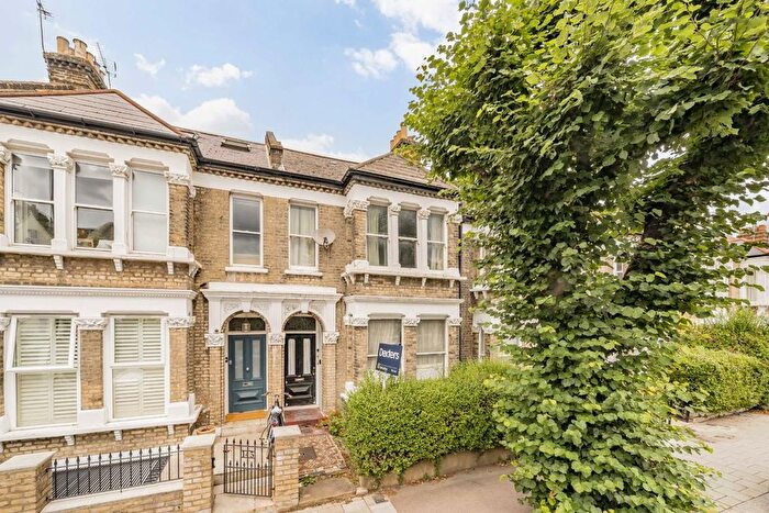 2 Bedroom Flat To Rent In Abbeville Road, Clapham, SW4