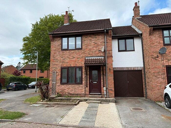 3 Bedroom Semi-Detached House To Rent In Lawson Close, Walkington, HU17