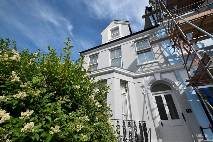 Studio To Rent In Enys Road, Eastbourne, BN21