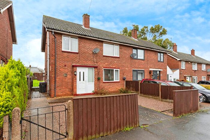 3 Bedroom Semi-Detached House For Sale In Derwent Road, Grantham, NG31