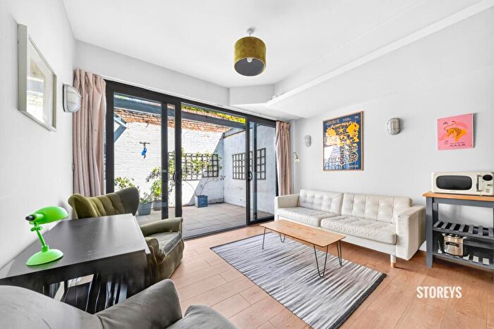 1 Bedroom Apartment To Rent In Wilmer Place, Stoke Newington, London, N16