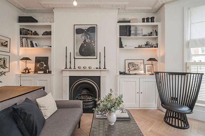 1 Bedroom Flat For Sale In Brackenbury Road, Brackenbury Village, W6