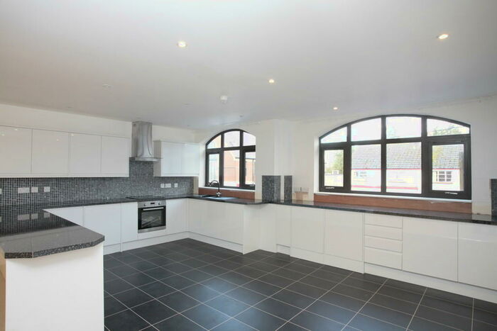 2 Bedroom Apartment To Rent In Kidlington, OX5