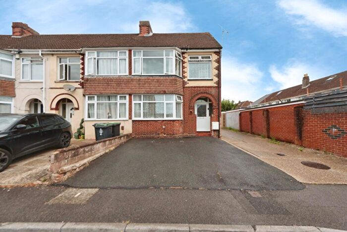 3 Bedroom End Of Terrace House For Sale In Tewkesbury Avenue, Gosport, Hampshire, PO12