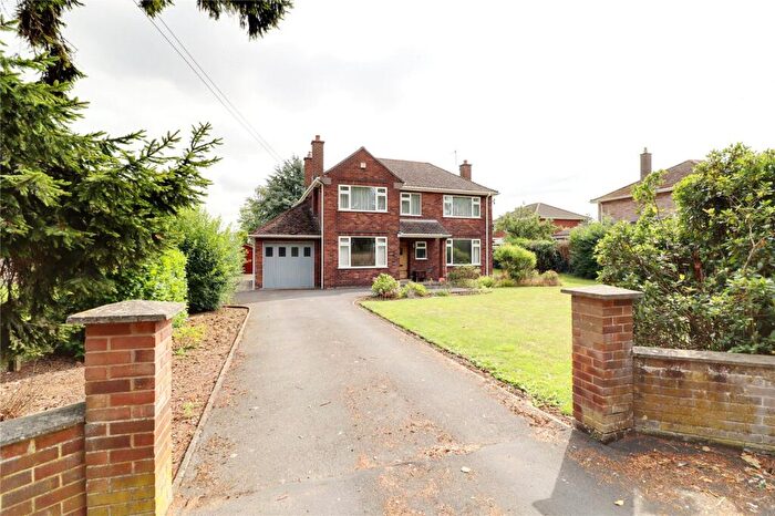3 Bedroom Detached House For Sale In West Street, Scawby, Lincolnshire, DN20