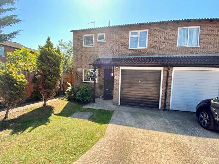 3 Bedroom Semi-Detached House To Rent In Aysgarth Park, Maidenhead, SL6