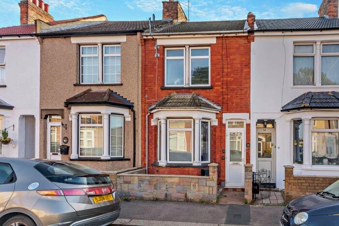 4 Bedroom Terraced House To Rent In Sandringham Road, Watford, WD24