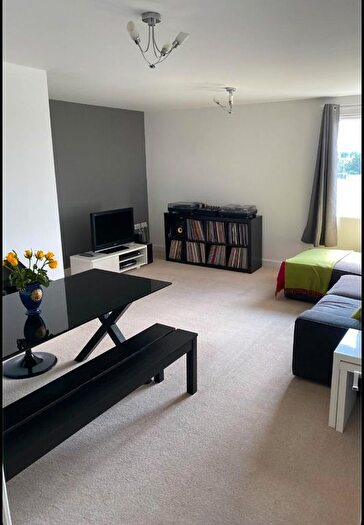 1 Bedroom Flat To Rent In Cedar House, Melliss Avenue, Richmond, TW9