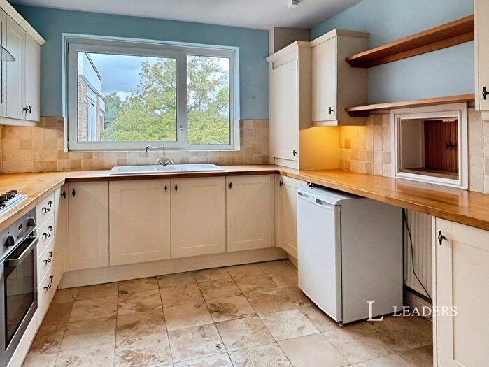 2 Bedroom Flat To Rent In Queens Road, Cheltenham, Gloucestershire, GL50