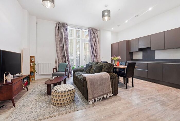 2 Bedroom Flat To Rent In Thunderer Street, London, E13