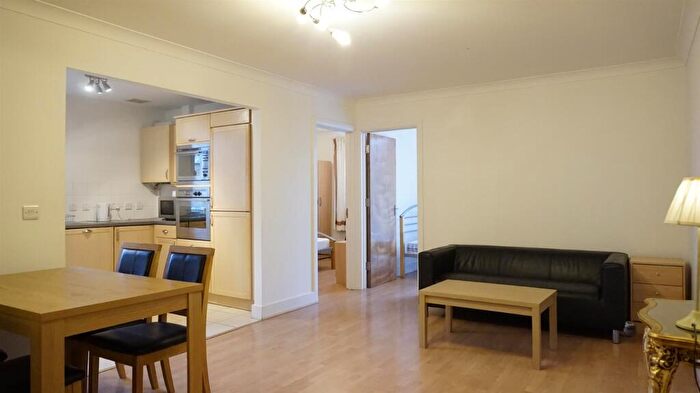4 Bedroom Apartment To Rent In Regent Court, St John's Wood, NW8