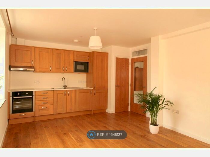 1 Bedroom Flat To Rent In St. Stephen Martyr, Bournemouth, BH2