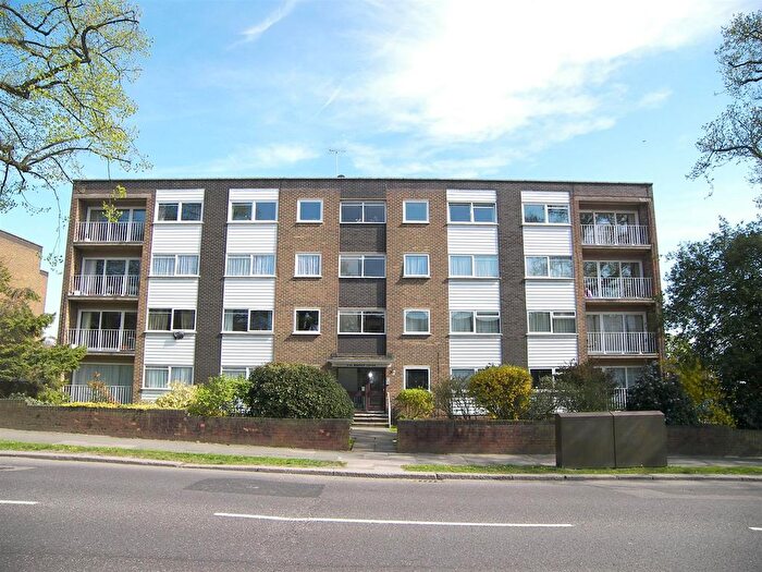 1 Bedroom Flat To Rent In Maplin Close, London, N21