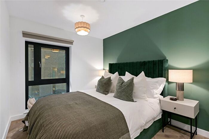 3 Bedroom Flat To Rent In Gaythorn Street, Salford, M5